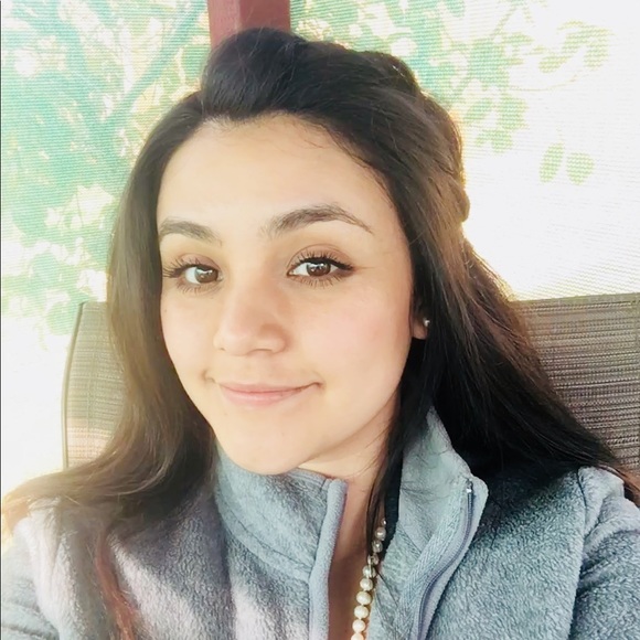 Meet your Posher, Nereyda - Picture 1 of 1